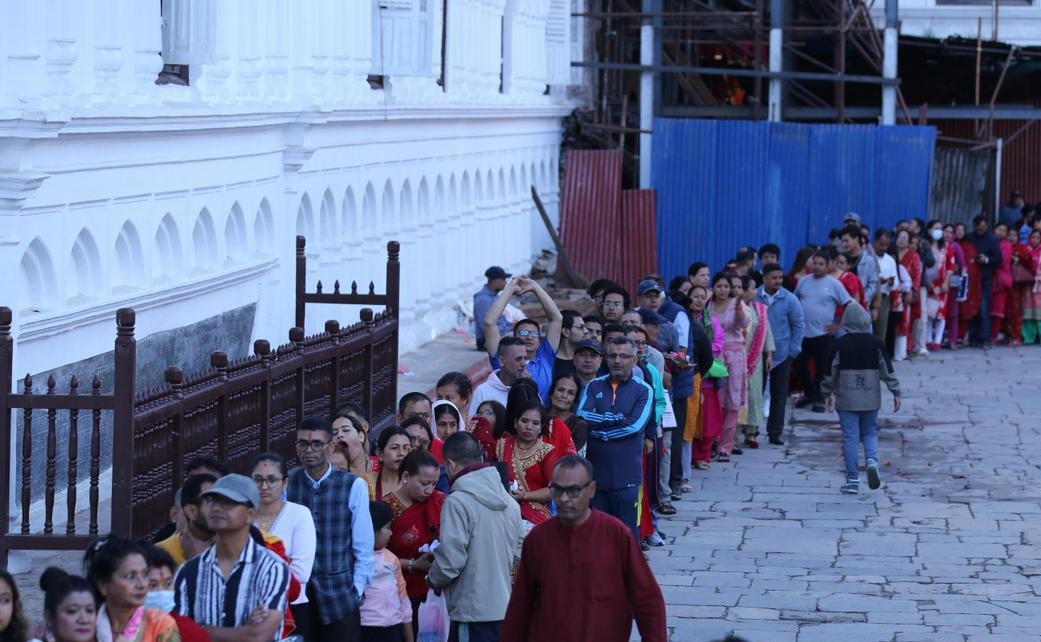 महानवमीका दिनमात्र खुल्ने तलेजु भवानी मन्दिरमा लामबद्ध भक्तजन