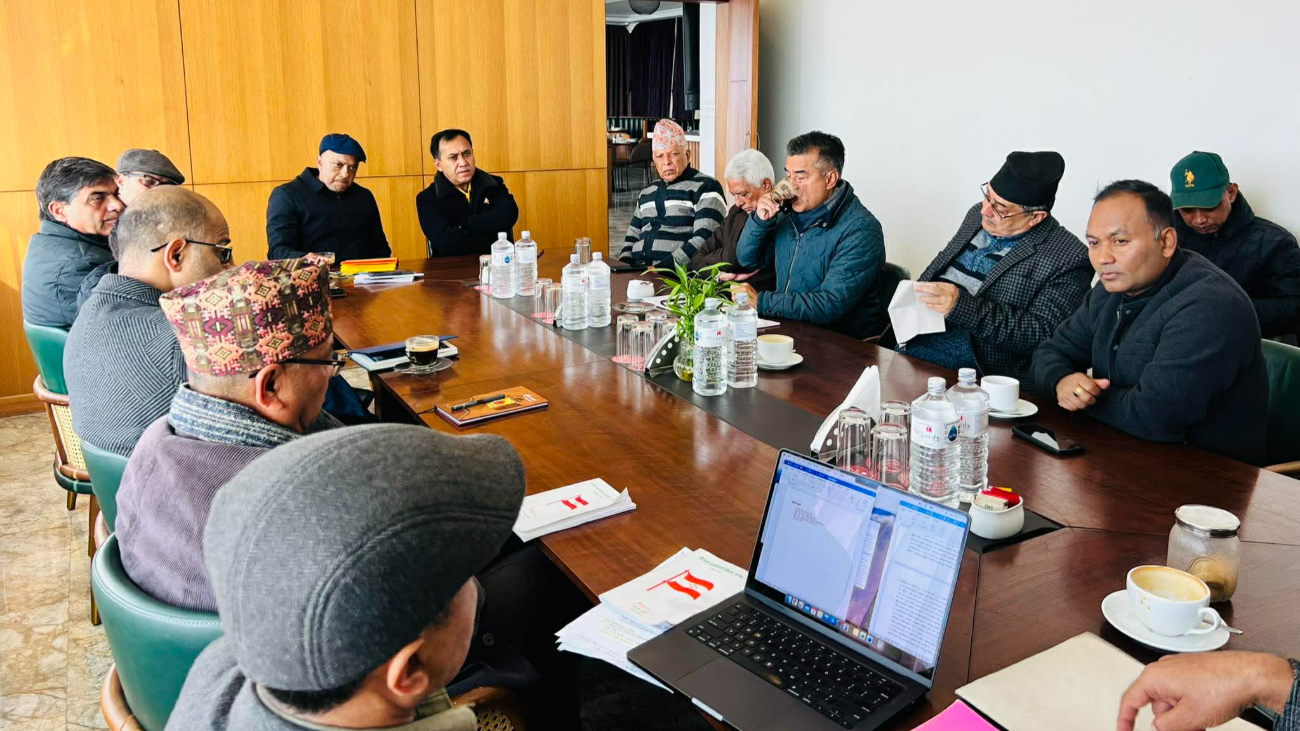 कानूनविद्हरूसँग गगन-विश्व : केन्द्रले आह्वान नगरे पनि विशेष महाधिवेशनको माग बेवारिसे हुन दिँदैनौं