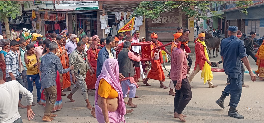 माध्यमिकी परिक्रमाको सातौँ दिन : यात्री ध्रुवकुण्ड पुग्दै