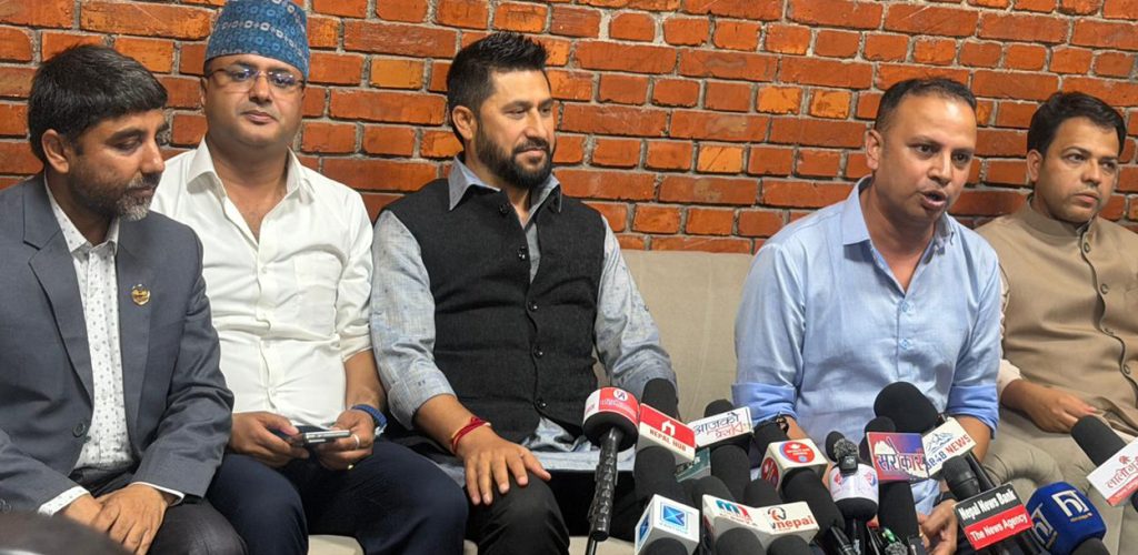 भारतबाट फर्किएपछि रविले भने–सरकार ढल्दैन, हामी अस्थिरताको पक्षमा छैनौँ
