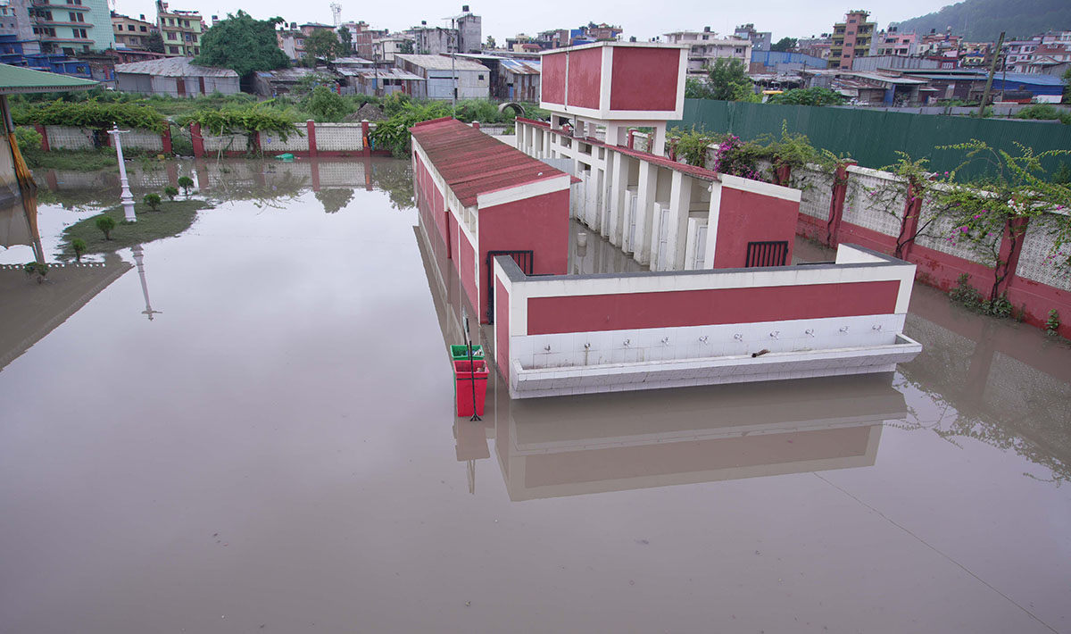 सुकुम्वासी रहेको होल्डिङ सेन्टरमा डुबान, ५४ जनाको उद्धार